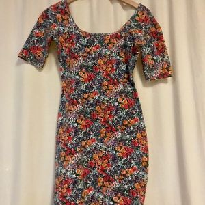 Floral scoop neck fitted dress